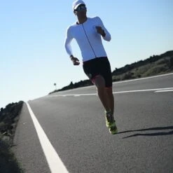 Zone3 Men's Lava Aero 3/4 Sleeve Warmth Top | White/Red -Zone3 Shop 43.1.6