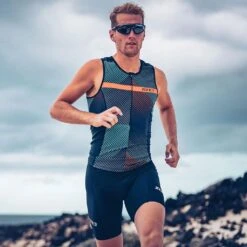 Zone3 Men's Activate Plus Momentum Stripes Tri Top -Zone3 Shop 77.1.3