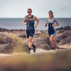 Zone3 Activate+ Momentum Tri Top -Zone3 Shop Mmomentumtop2