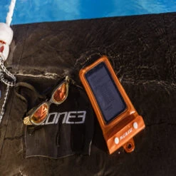 Zone3 Buoyancy Waterproof Phone Pouch -Zone3 Shop Zone3 Pool Nov2020 JamesMitchell 3827