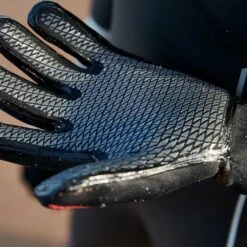 Zone3 Neoprene Heat-Tech Warmth Swim Gloves -Zone3 Shop heat tech gloves 2