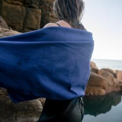 Zone3 Large Micro Fibre Towel -Zone3 Shop lifestyle 2 91702962 dfe1 41b4 ac61 f8c041cbfc5b